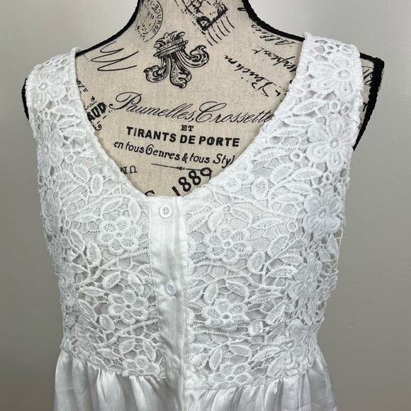 NWT Belinda white wide strap floral lace button up lined mini dress - Picture 4 of 8